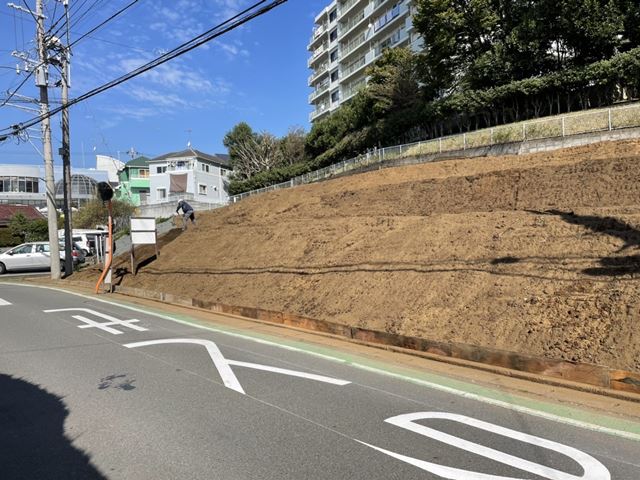 コンクリートガラ撤去作業(神奈川県大和市鶴間)前の様子です。